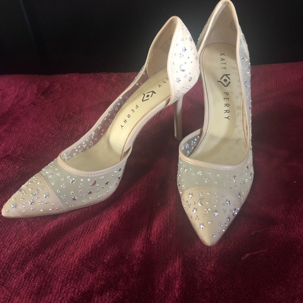 Katy Perry sparkly pointed shoes